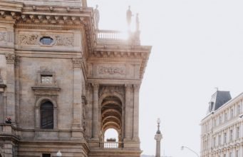 From the Bosphorus to the Grand Bazaar: A Guide to Istanbul’s Most Picture-Perfect Wedding Photography Locations