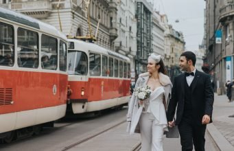 The Benefits of Having a Professional Hair and Makeup Artist for Fashion Photography