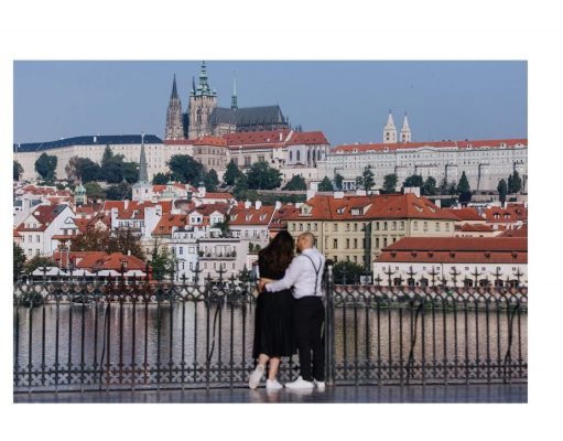 Best Pre-Wedding Photoshoot Locations in Prague