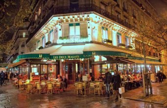 Paris’s Cozy Cafés for Proposals: Romantic Settings in Charming Parisian Cafés and Restaurants