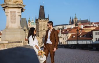 The Ultimate Guide to a Couple Photoshoot in Prague