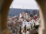CandidYES: Surprise Proposal Photography in Prague Explained How to Choose the Perfect Location for Your Pre-Wedding Shoot