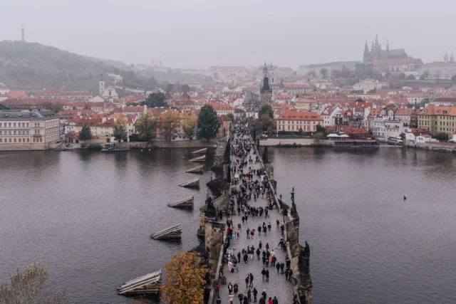 How to Choose the Perfect Location for Your Pre-Wedding Shoot